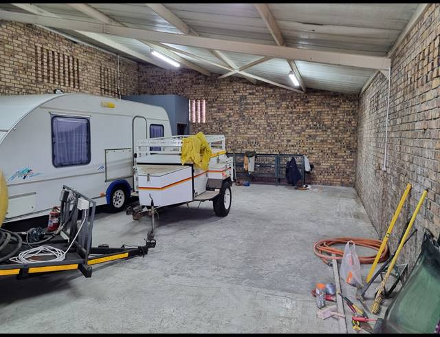 95M² INDUSTRIAL YARD TO LET IN VINTONIA